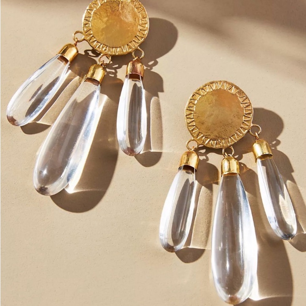 Castlecliff Elegant Gold and Clear Drop Earrings